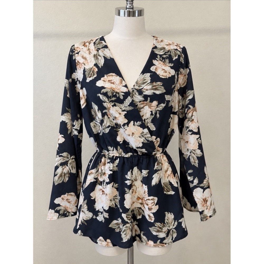NWOT Lulus Women's Navy Floral Romper Long Sleeve Wrap V Neck Boho Medium